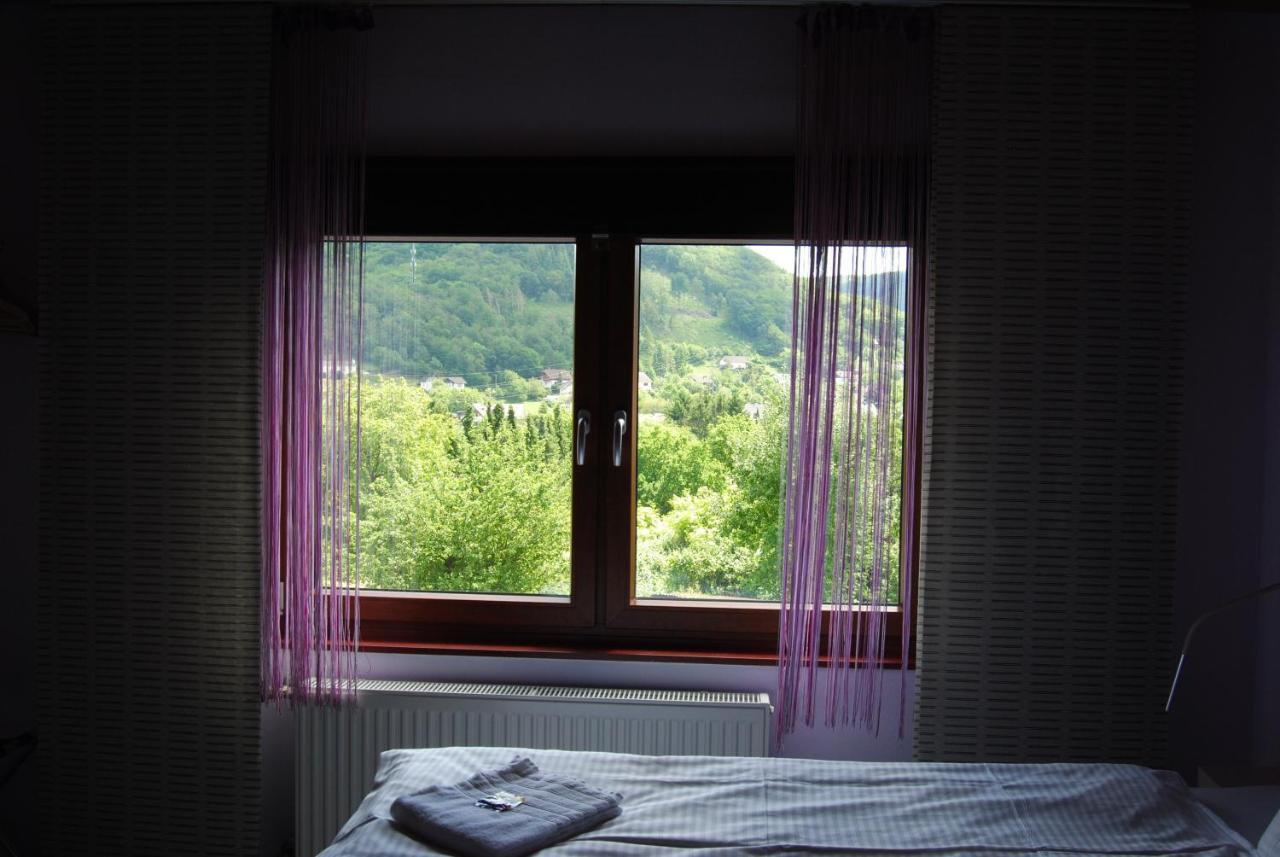 Hinter Den Spiegeln Hotel Хаймбах Екстериор снимка