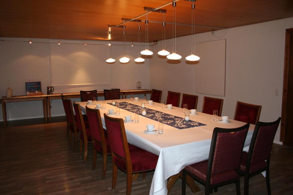 Hinter Den Spiegeln Hotel Хаймбах Екстериор снимка