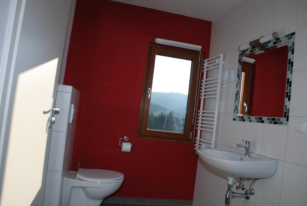 Hinter Den Spiegeln Hotel Хаймбах Стая снимка
