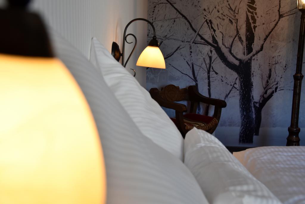 Hinter Den Spiegeln Hotel Хаймбах Екстериор снимка