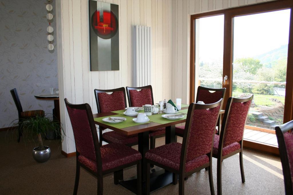 Hinter Den Spiegeln Hotel Хаймбах Екстериор снимка